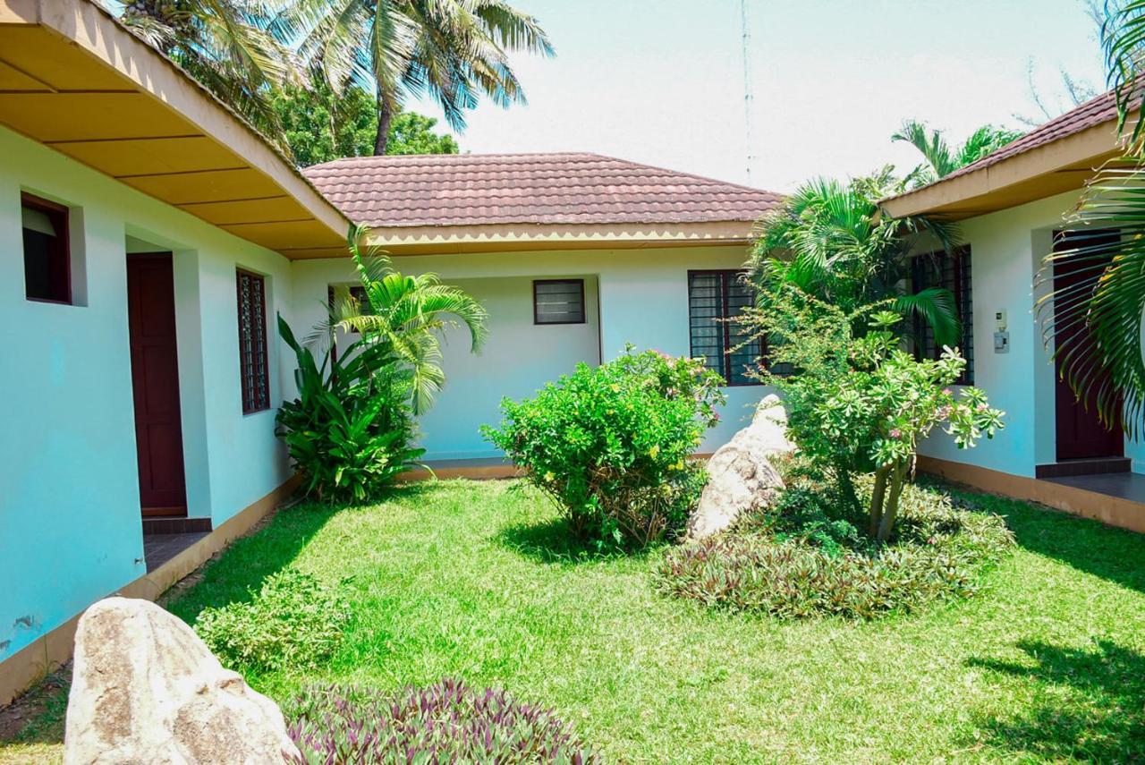 Ack Guest House Mombasa Exterior photo